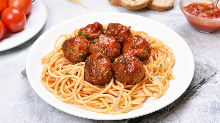 Kidney-Healthy Recipe: Maccheroni with meatballs (protein-free) | ERA